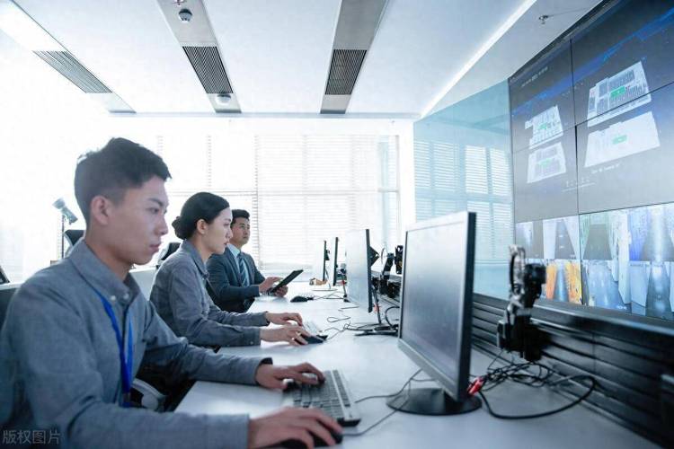 軟件技術(shù)開發(fā)工程師 考證路徑、要求與行業(yè)前景